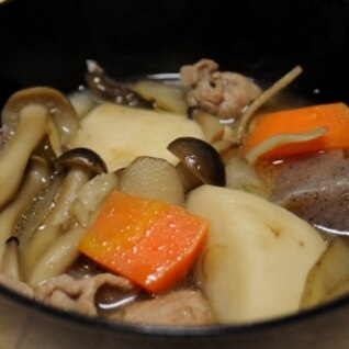 きのこタップリ！豚肉で味噌芋煮